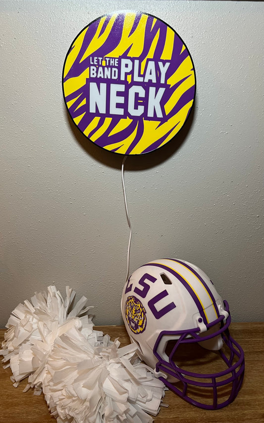 LSU let the band play neck