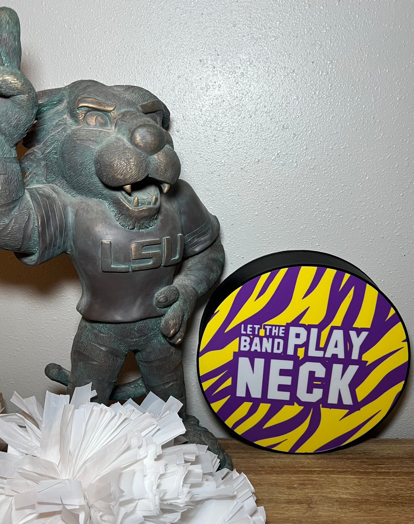 LSU let the band play neck